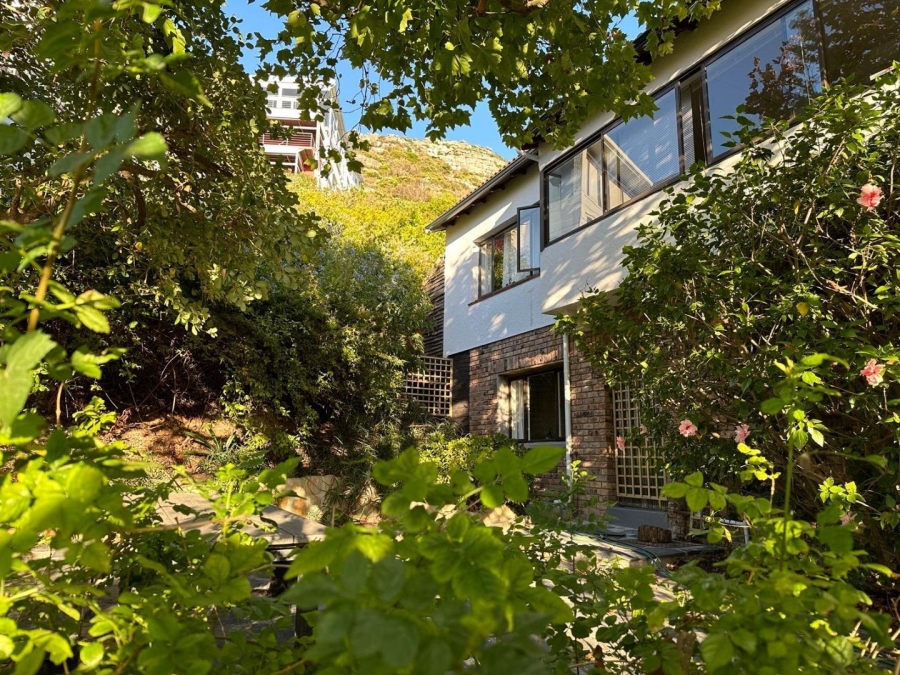 1 Bedroom Property for Sale in Clovelly Western Cape